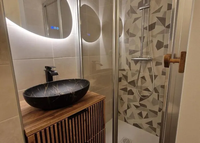 Appartement Avec Parking Prive Au Pied Des Telecabines Et Wifi